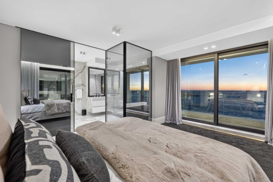 5 Bedroom Property for Sale in Bantry Bay Western Cape